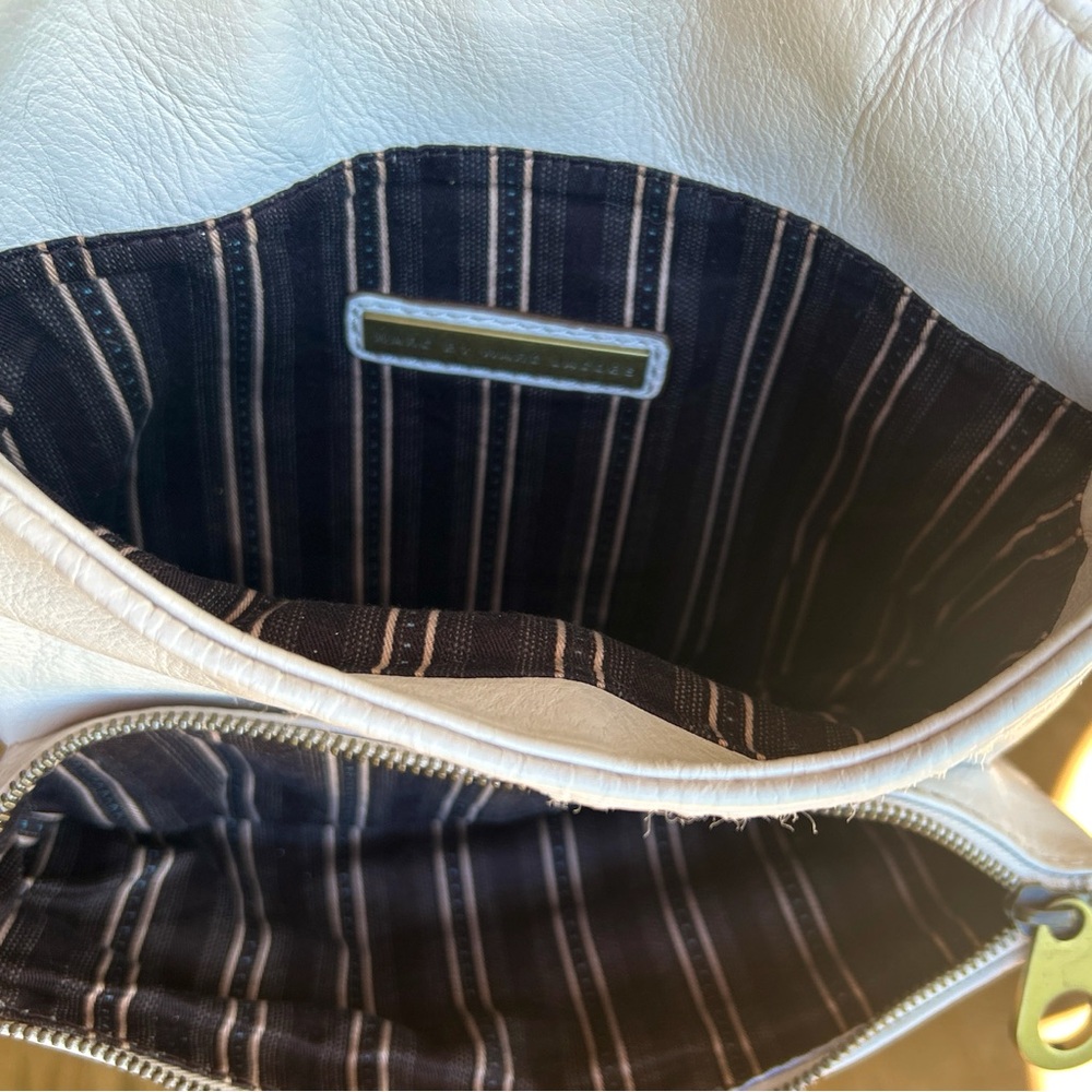 Marc by Marc Jacobs Fold-Over Leather Clutch Gold Medallion creamy white EUC - Picture 6 of 10